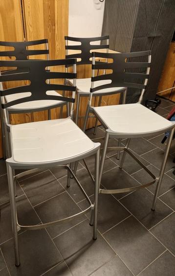 4 barkrukken Kasper Salto Ice Fritz Hansen

 beschikbaar voor biedingen