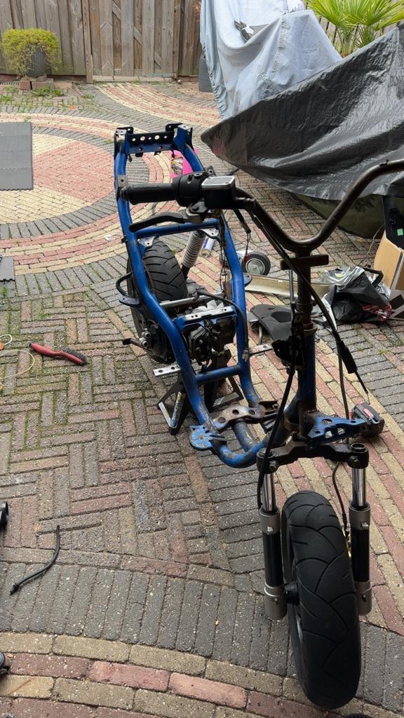 Aerox Frame (zonder blok/papieren) + kappen, Fietsen en Brommers, Brommeronderdelen | Scooters, Gebruikt, Yamaha, Frame, Ophalen