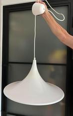 Vintage Heksenhoed Hanglamp Wit Kunststof Jaren 70, Kunststof, Gebruikt, Ophalen of Verzenden, Minder dan 50 cm