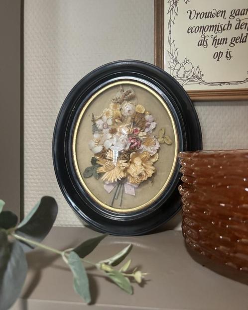 Lijst bolglas droogbloemen vintage, Huis en Inrichting, Woonaccessoires | Lijsten, Minder dan 50 cm, Minder dan 50 cm, Hout, Ophalen of Verzenden