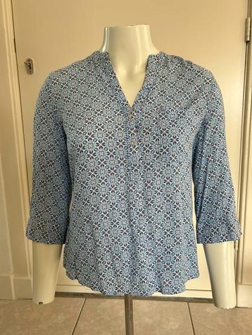 Blauwe blouse mt 34 beschikbaar voor biedingen