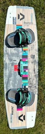 Duotone Jaime 136 van 2021 met Entity Ergo van 2022, Watersport en Boten, Kitesurfen, Gebruikt, Twintip, 9 m², Kiteboard