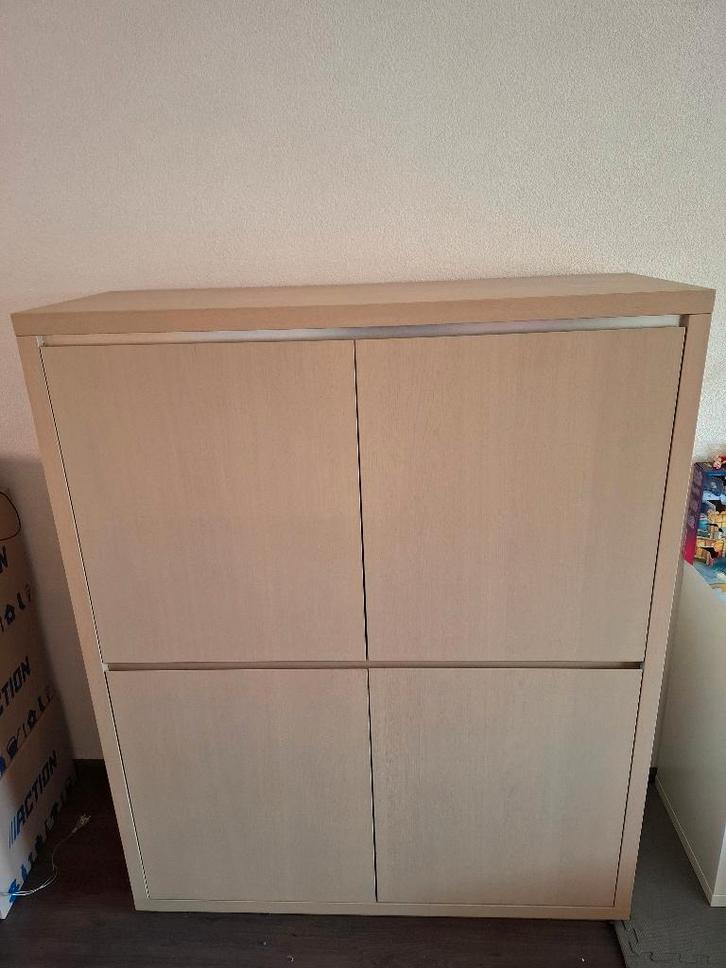 Ruime buffetkast van Goretti, Huis en Inrichting, Kasten | Buffetkasten, Zo goed als nieuw, 150 tot 200 cm, 100 tot 150 cm, 25 tot 50 cm