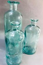 Drie flessen van gerecycled glas, lichtgroen, geperst glas, Verzamelen, Nieuw, Overige typen, Ophalen of Verzenden