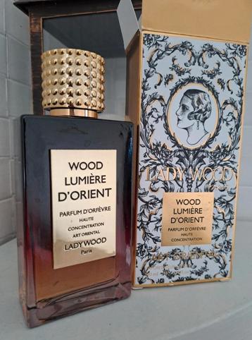 Lady Wood Lumière d'Orient Eau de Parfum 98/100 ml spray  beschikbaar voor biedingen