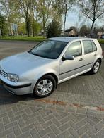 Volkswagen Golf 1.4 55KW 2002 Grijs, Auto's, 47 €/maand, Origineel Nederlands, Te koop, Zilver of Grijs