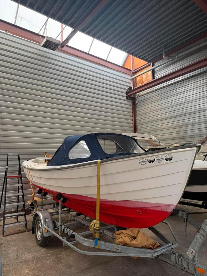 Saga - polymore sloep, Watersport en Boten, Sloepen, Zo goed als nieuw, 10 tot 30 pk, 3 tot 6 meter, Buitenboordmotor, Benzine