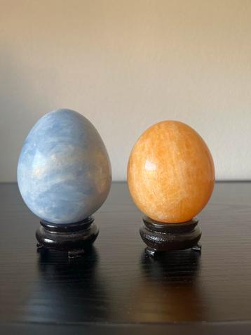 Set mineraal ei - Geel & Blauw Calciet beschikbaar voor biedingen