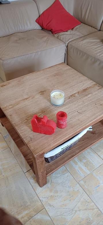 Teakhouten salontafel 80 x 80 cm beschikbaar voor biedingen