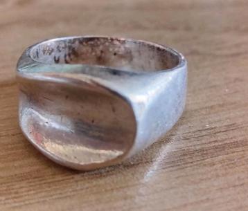 Zilveren Ring beschikbaar voor biedingen