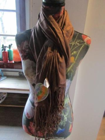 F1832 pashmina nieuw label middelbruin franje beschikbaar voor biedingen