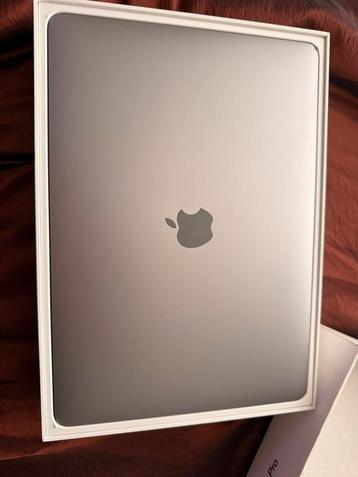 MacBook Pro 2018 Touchbar - 512GB - Zo goed als nieuw! beschikbaar voor biedingen