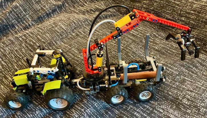 Lego Technic 8049 tractor with log loader, Kinderen en Baby's, Speelgoed | Duplo en Lego, Zo goed als nieuw, Lego, Complete set