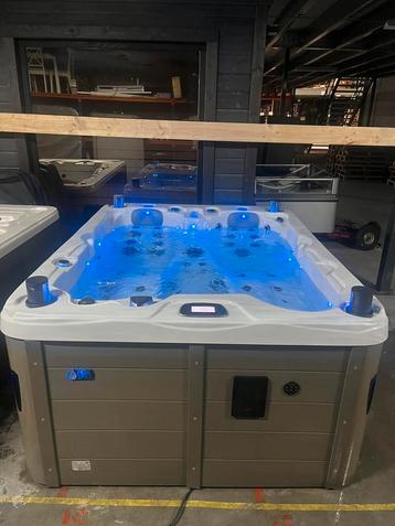 FOX spa met Balboa besturing 3 persoons incl. Garantie  beschikbaar voor biedingen