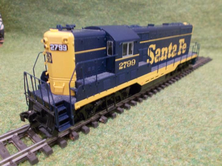 Santa Fe loc voor de knutselaar of vitrine Verzenden kan ook, Hobby en Vrije tijd, Modeltreinen | H0, Zo goed als nieuw, Locomotief