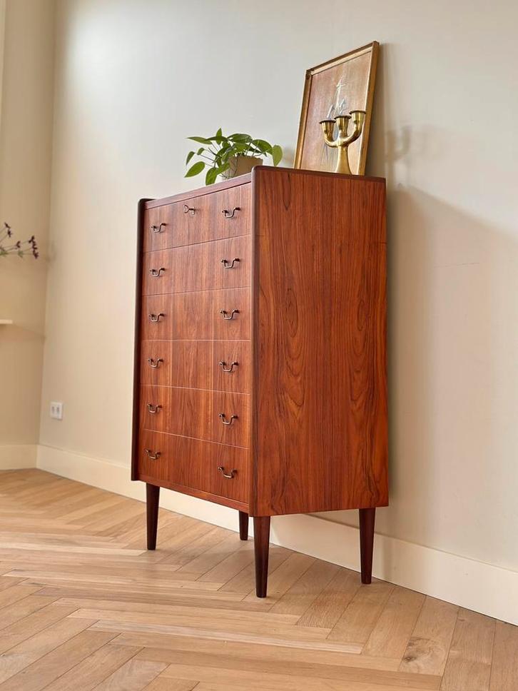 Vintage ladekast teak hout Deens messing jaren 50/60, Huis en Inrichting, Kasten | Ladekasten, Gebruikt, 100 tot 150 cm, 50 tot 100 cm