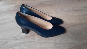 Ab Donkers. Klassieke chique pump. 100% leer. D. blauw. Mt.  beschikbaar voor biedingen