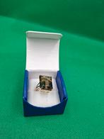 Gouden Ring met Groene Edelsteen, Sieraden, Tassen en Uiterlijk, Ringen, 18 tot 19, Ring, Gouden ring, Ophalen of Verzenden