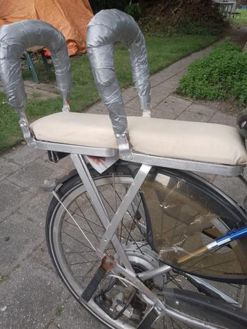 Dubbele fietsstoel beschikbaar voor biedingen