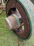 Heel zwaar antiek houten wagenwiel voor decoratie(brocante), Ophalen, Gebruikt