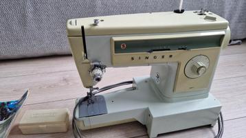 Singer 527 Naaimachine - Kleine reparatie nodig beschikbaar voor biedingen