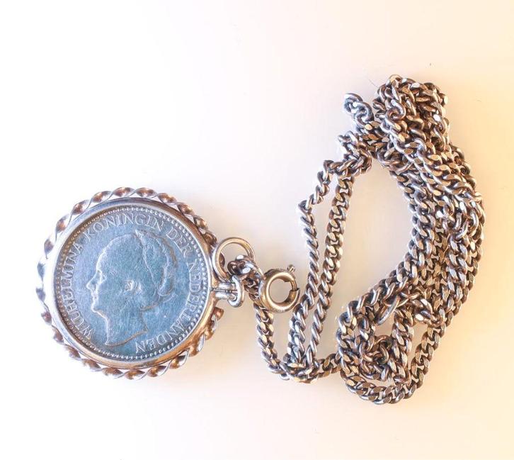 Hanger met ketting 1/2 gulden 1922 Wilhelmina opgestoken, Postzegels en Munten, Penningen en Medailles, Zilver, Nederland, Ophalen of Verzenden