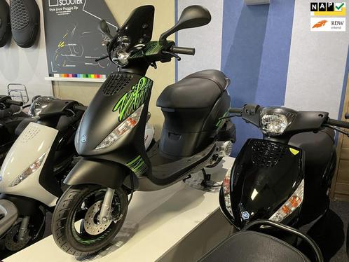 Piaggio Bromscooter EDITION SPECIALE AKTIE RUNNER SET BETAAL, Fietsen en Brommers, Scooters | Piaggio, Gebruikt, Overige modellen
