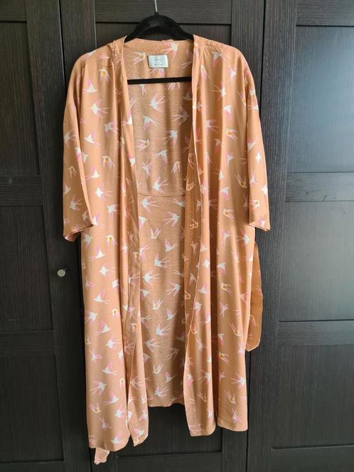 Lange Kimono Nümph zwaluw vogels bruin nude roze, Kleding | Dames, Overige Dameskleding, Gedragen, Ophalen of Verzenden