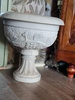 Wit marmeren plantenbak met voet, Ophalen, Kunststof, 40 cm of meer, Rond