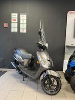 NIEUW Sym Fiddle II Bronze Grey (GRATIS WINDSCHERM), Fietsen en Brommers, Scooters | SYM, Ophalen, Nieuw, Benzine, Fiddle