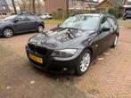 €2700! SNELLE BESLISSER BMW 3 2009 cruise, trekhaak, stoelvw, Auto's, Achterwielaandrijving, Lichtsensor, Zwart, Stationwagon