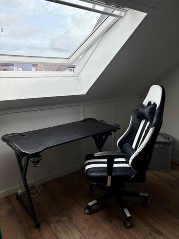 Gaming Desk & Chair Set beschikbaar voor biedingen