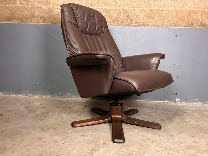 Deens design Vintage draaifauteuil hout leder Hjort Knudsen, Huis en Inrichting, Fauteuils, Zo goed als nieuw, Hout, 75 tot 100 cm