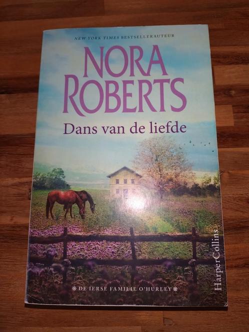 Nora Roberts - Dans van de liefde, Boeken, Literatuur, Zo goed als nieuw, Nederland, Ophalen
