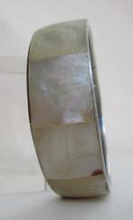 Armband AP07-2 Wit Parelmoer-2cm.-Excellent-binnenmaat 6,7cm, Verzenden, Nieuw, Wit, Staal