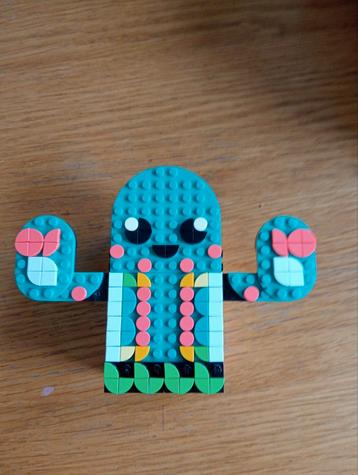Lego Dots pennenbakje beschikbaar voor biedingen