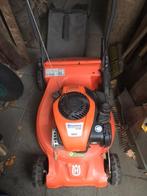 Husqvarna grasmaaier benzine, Tuin en Terras, Grasmaaiers, Ophalen, Cirkelmaaier, Zo goed als nieuw, Opvangbak