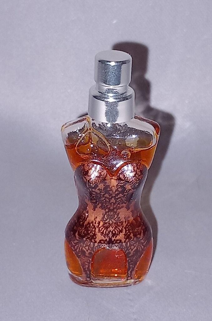 Luxe parfum mini Jean Paul gaultier tatoo rood, Verzamelen, Parfumverzamelingen, Zo goed als nieuw, Miniatuur, Gevuld, Ophalen of Verzenden