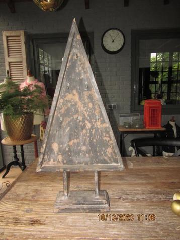 houten kerstboom beschikbaar voor biedingen