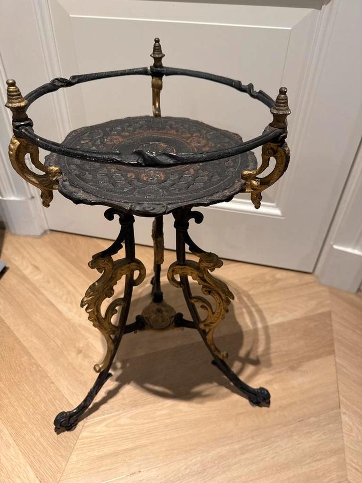 Antieke smeedijzeren bijzettafel/plantenstandaard, Antiek en Kunst, Antiek | Meubels | Tafels, Ophalen