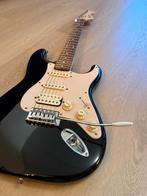 Squier Stratocaster by Fender – Black & Cream, Ophalen of Verzenden, Zo goed als nieuw, Solid body, Fender