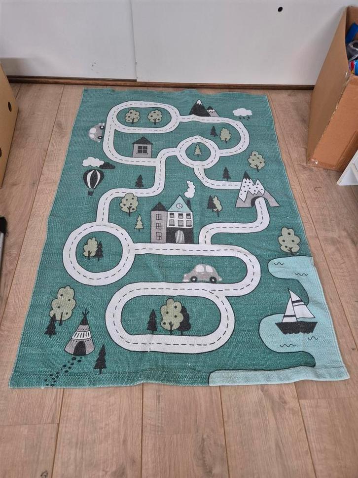 Leuk kinderkamer speelkleed met wegen, Huis en Inrichting, Stoffering | Tapijten en Kleden, Zo goed als nieuw, 100 tot 150 cm