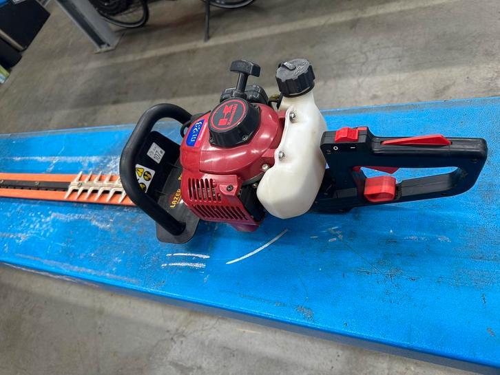 Heggeschaar Kawasaki 2 takt, Tuin en Terras, Heggenscharen, Zo goed als nieuw, Benzine, Ophalen of Verzenden