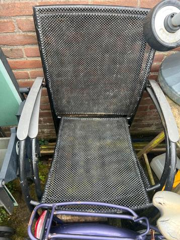 Metalen tuinstoelen. 2 stuks beschikbaar voor biedingen
