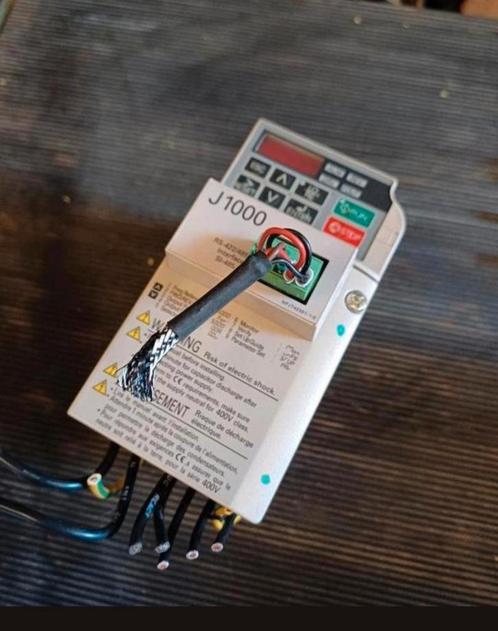 Frequentieregelaar yaskawa 0.75kW, Hobby en Vrije tijd, Elektronica-componenten, Zo goed als nieuw, Ophalen of Verzenden