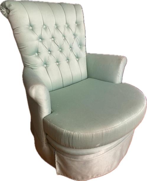 Vintage fauteuil – lichtgroen, elegante capitonné rugleuning, Huis en Inrichting, Fauteuils, Zo goed als nieuw, 50 tot 75 cm, Ophalen