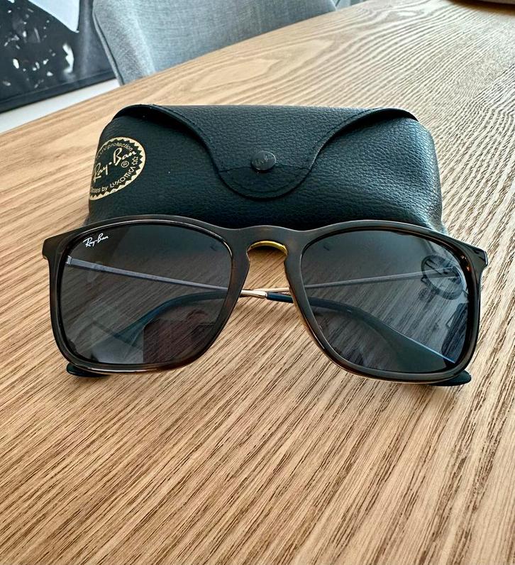 Ray-Ban zonnebril Chris bruin unisex, Sieraden, Tassen en Uiterlijk, Zonnebrillen en Brillen | Dames, Zo goed als nieuw, Zonnebril