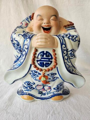 Mooie handgeschilderde porseleinen Chinese Buddha  beschikbaar voor biedingen