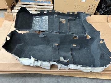 Audi A5 S5 8W6 Vloerbedekking Interieur Vloer 8W6863021D beschikbaar voor biedingen
