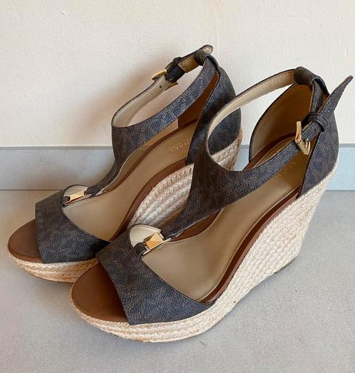 MICHAEL KORS SLEEHAK MT:7M/37, Kleding | Dames, Schoenen, Zo goed als nieuw, Pumps, Overige kleuren, Verzenden